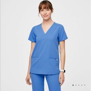 Figs scrub set in Capri Blue. Medium/tall and small